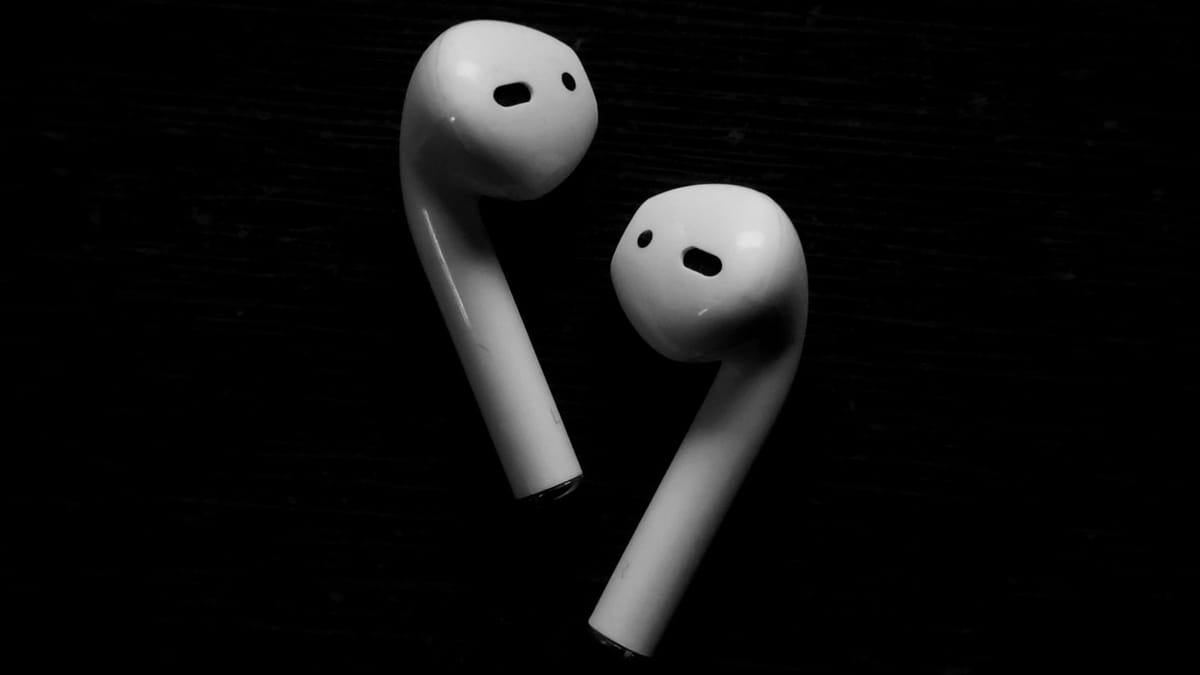 AirPods mit Kamera: Video in macOS  enthüllt Apples nächste KI-Hardware Beitragsbild